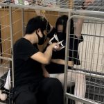 调教师日记之特殊少女改造记》-2，笼子关押+白丝，乖乖女学生小X被锁着手脚睡觉，醒来后在感觉到刺激和满足的同时也有些累和厌倦，于是计划逃离这里，但是她能否成功呢，失败的代价又是什么呢…
