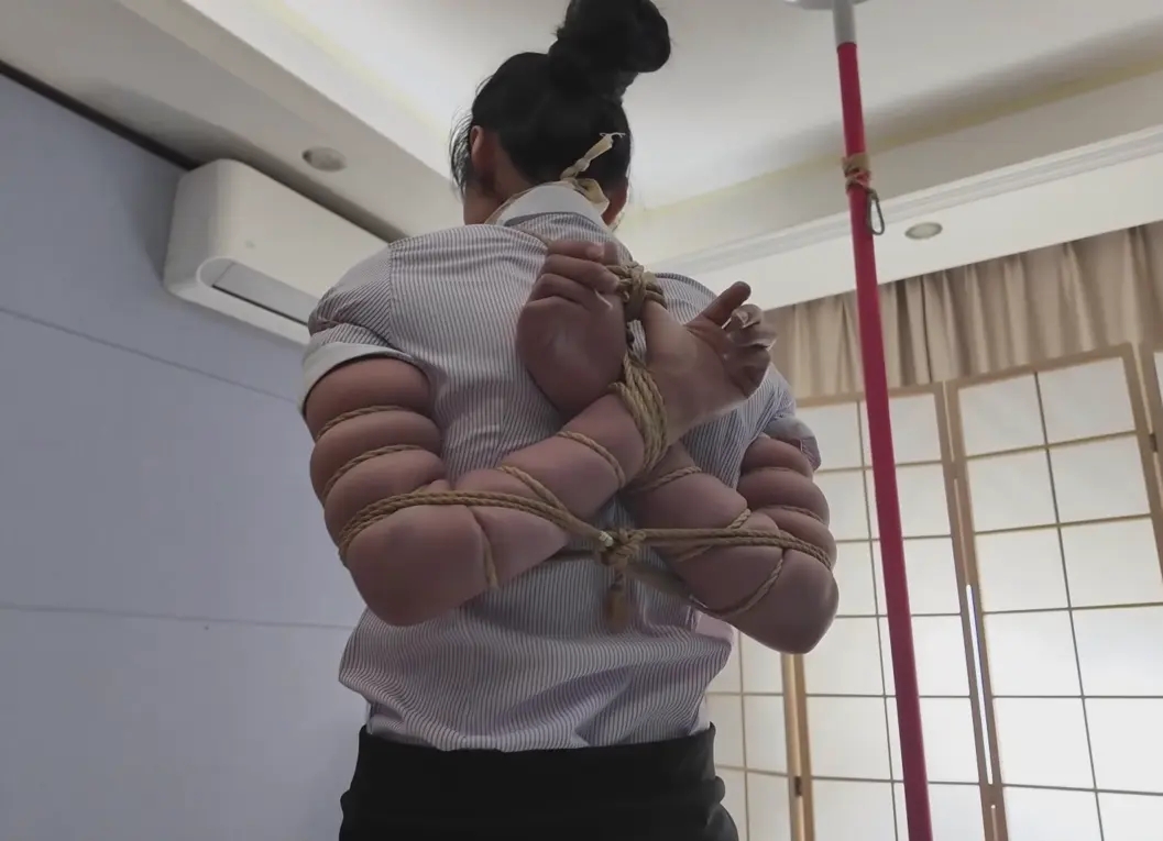 紫涵传统 五花紧缚，木棍堵嘴 高手缚 中式五花 职业 正装领带 狗链 项圈 锁链 放置 中式五花-4
