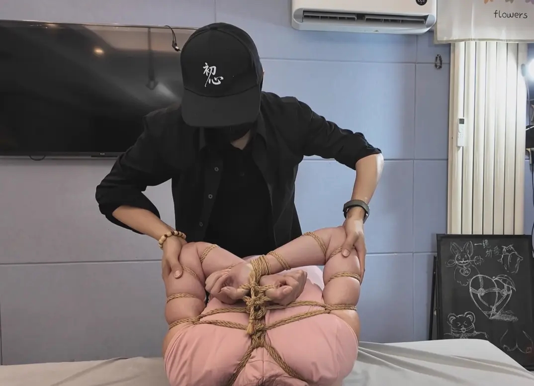 佳佳挑战五花紧缚长时间放置-3