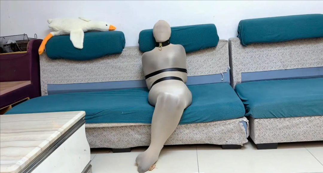 在游戏开始之前·小女王双丝全包绝望装箱-7