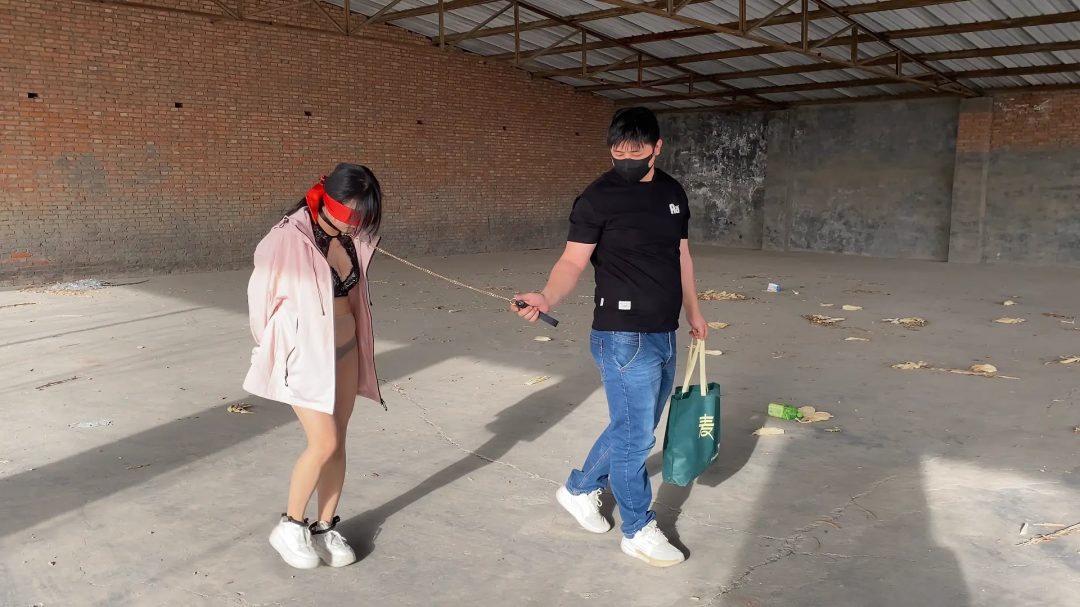 林曦儿 户外健身 俯卧撑 平板支撑 蹲起 绑分腿-3