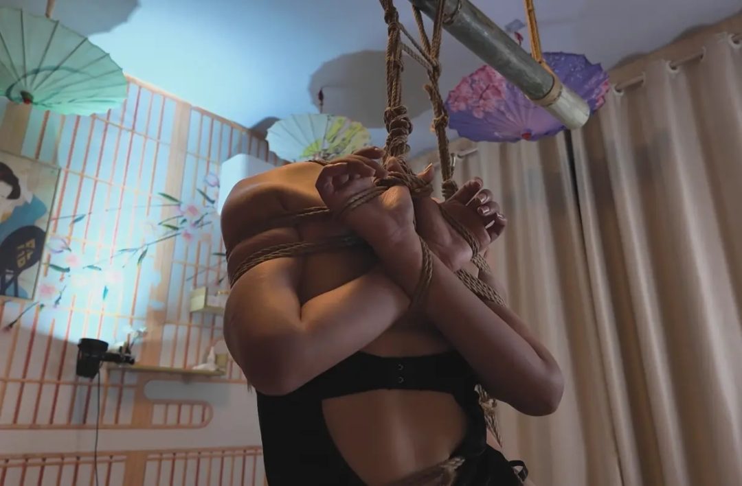 凉玥莫名其妙被绑-2