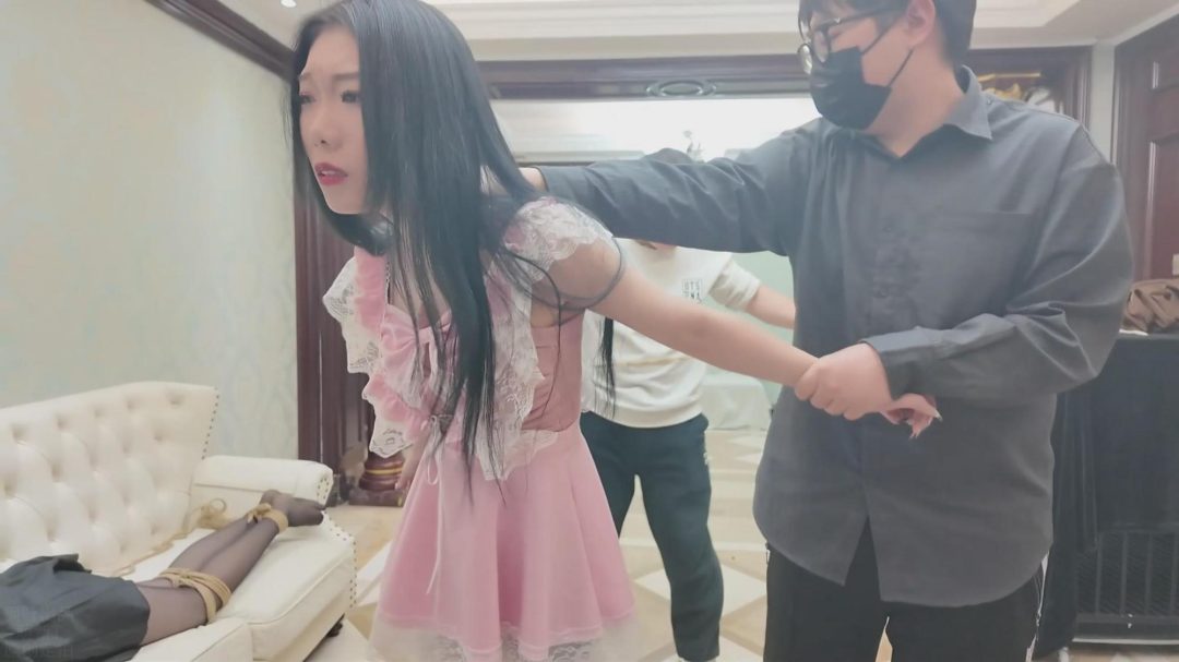 与谁共眠·姐妹终成笼中鸟-2
