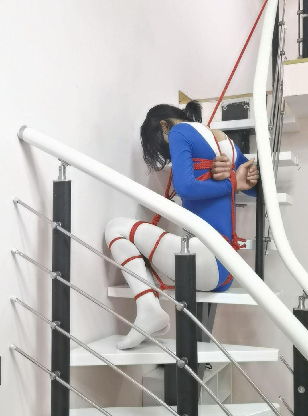 楼梯上的作死自缚-2