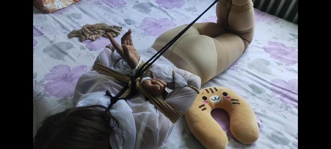 妻子的紧缚放置游戏（长时间的紧缚挣扎）-2