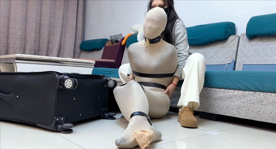 在游戏开始之前·小女王双丝全包绝望装箱-10
