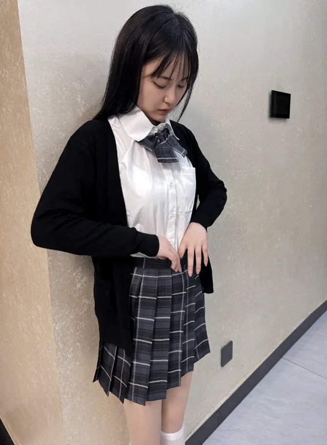 危险的入室盗窃 恋足足虐捆绑痴女挑逗玩弄脚趾控制勾引挣脱闻脚迷晕入室-1