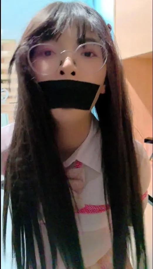 伪娘猫约玩！粉绳捆绑胶带封嘴！-7