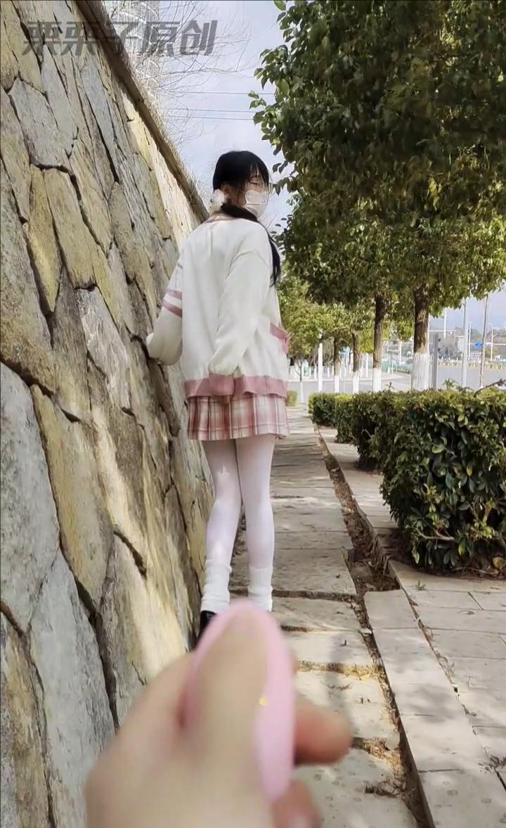 《被欺凌的乖乖女班长 05》 户外、马路、自缚、遥控、JK、双马尾、龟甲缚-4