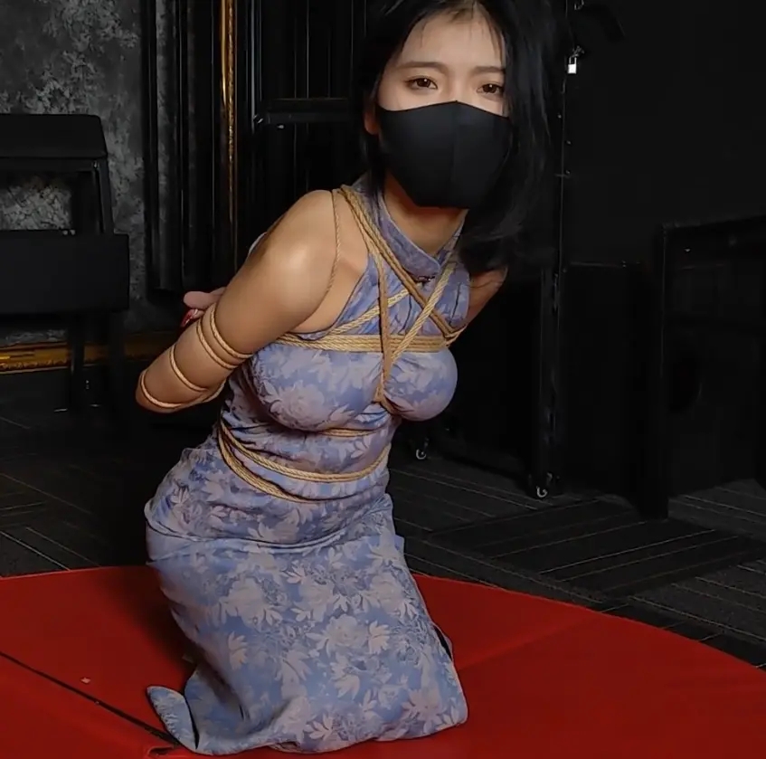 汤圆 旗袍女囚徒-5