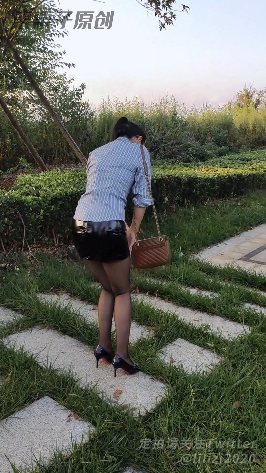 《被命令的女销售员 01》户外捆绑、路边、路边失禁、OL、衬衫包臀裙、黑丝、高跟鞋、单马尾、龟甲缚-6