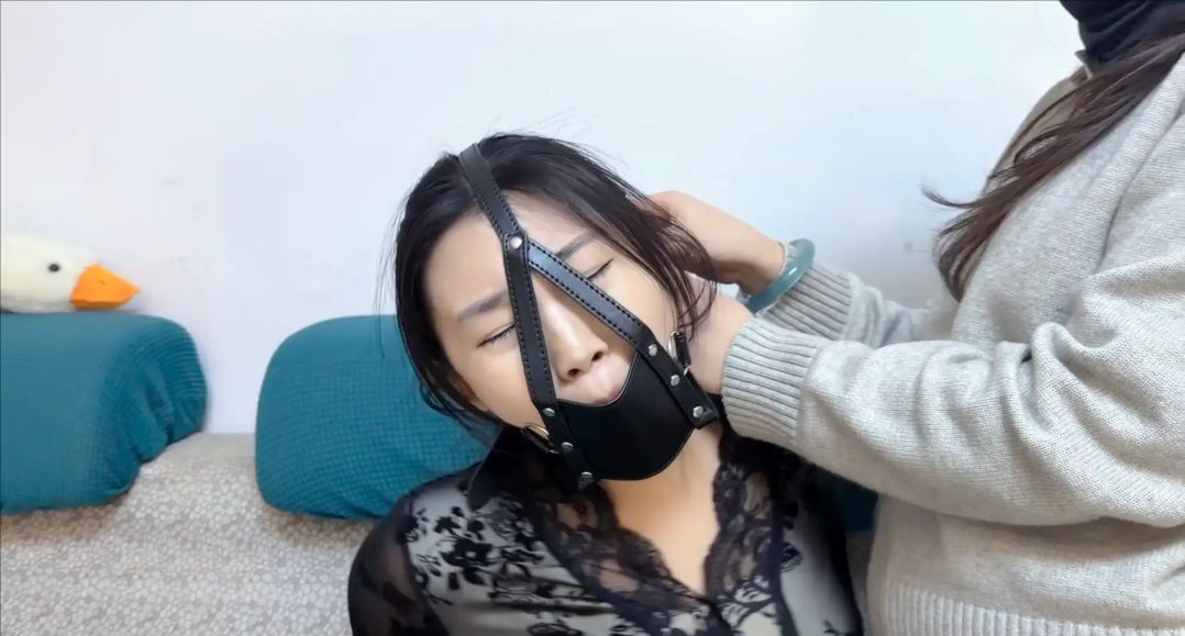 在游戏开始之前·小女王双丝全包绝望装箱-1