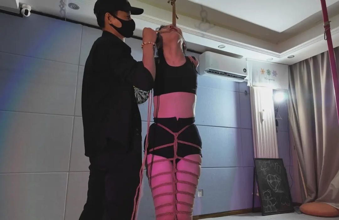 昭月鸡翅膀紧缚 运动 健身服 西式 直臂并肘 股绳 跪缚 放置 抚摸 鞭打 TK 挣扎 中筒靴-6