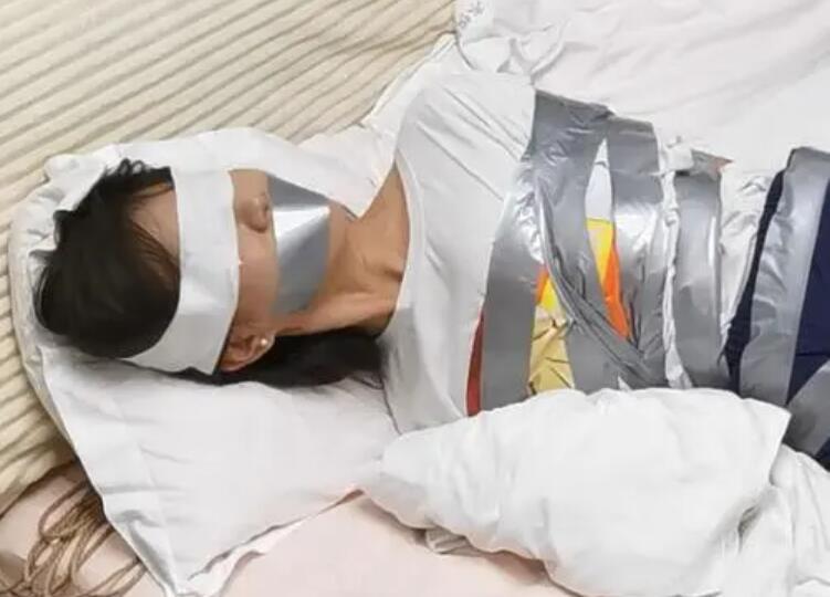 【奥特曼也很酷定拍】甘然小姐姐的捆绑封嘴蒙眼体验：旧片全集-1