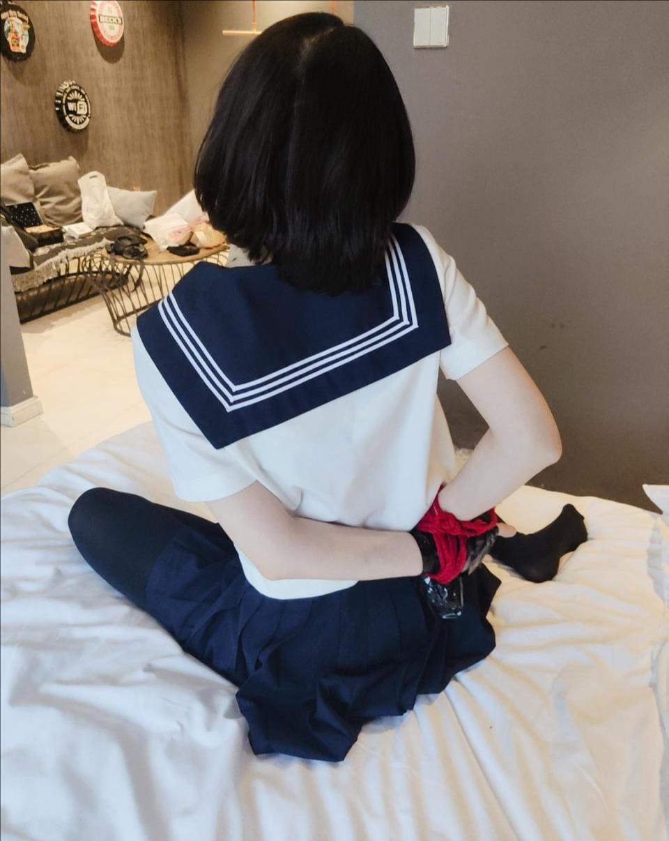 脱缚挑战1 胶带绕粉拳（【学生体验、大号口枷、反剪双手、胶带缚拳）-4