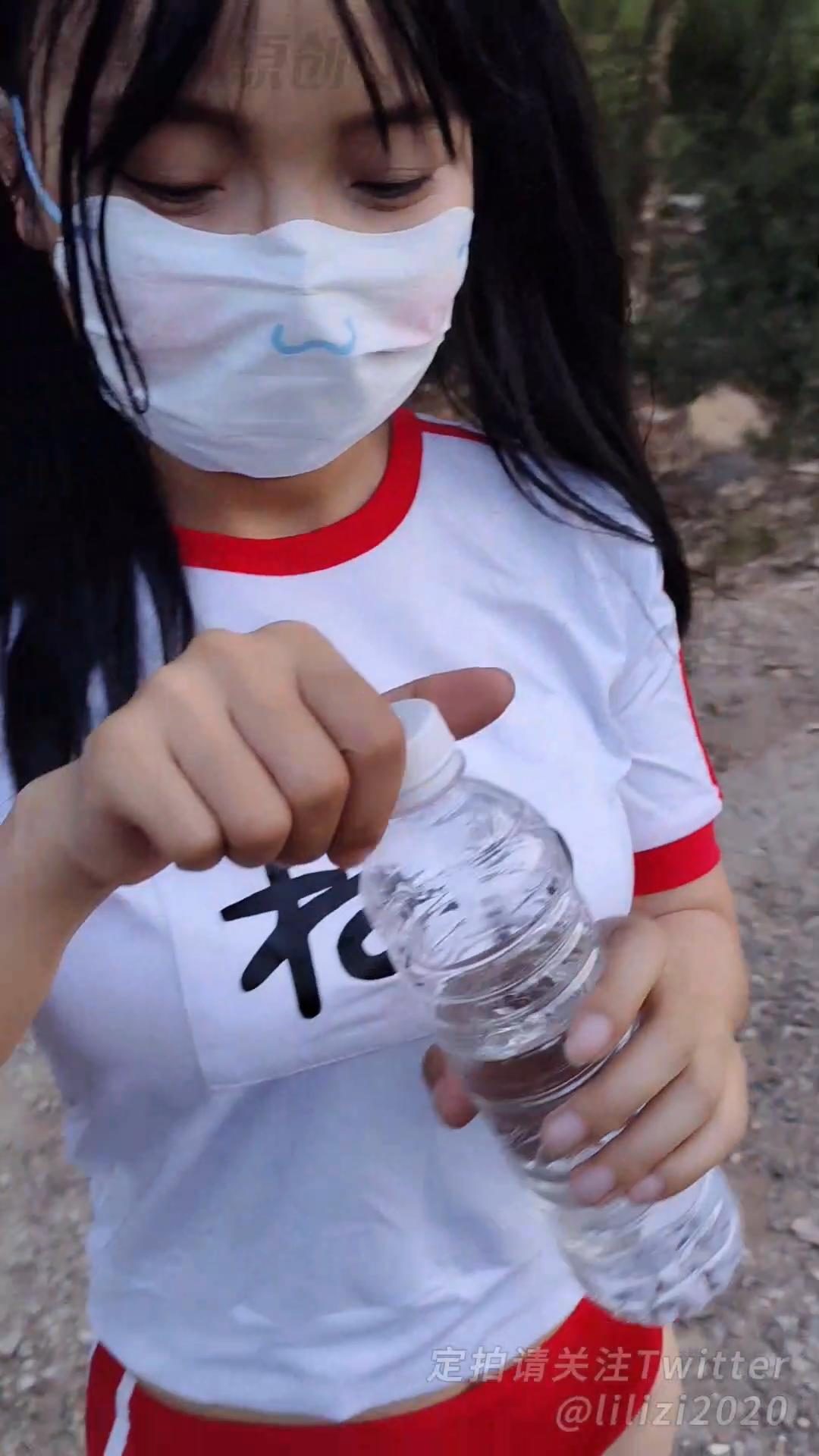 《运动少女 07》户外、路边失禁、运动服、白丝、双马尾、捆绑调教-2