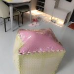 快递过来一个m（箱子里挣扎。挣脱之后抚摸玩弄）