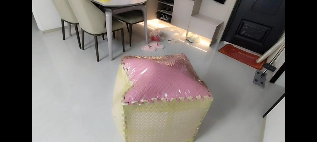 快递过来一个m（箱子里挣扎。挣脱之后抚摸玩弄）-2