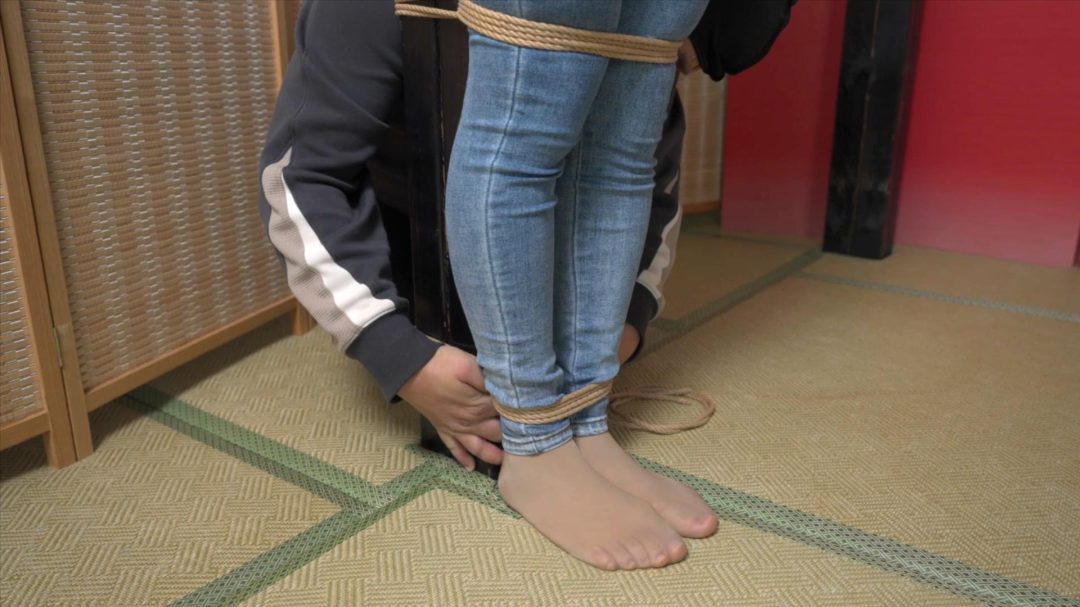 小0紧身牛仔裤，裤里丝！柱缚TK 挣扎！-4