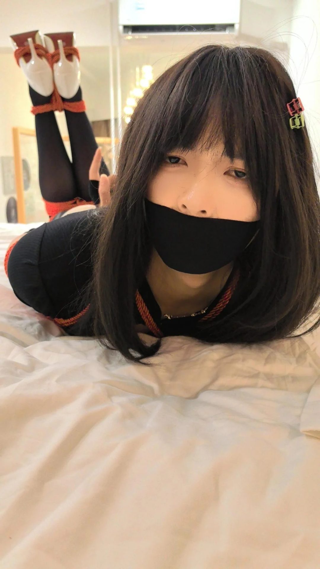 伪娘猫 日式反绑 堵嘴 胸缚 蟹缚 挠痒 胶带 股绳 打屁股 伪娘 放置 抚摸 TK 堵嘴 胶带-2