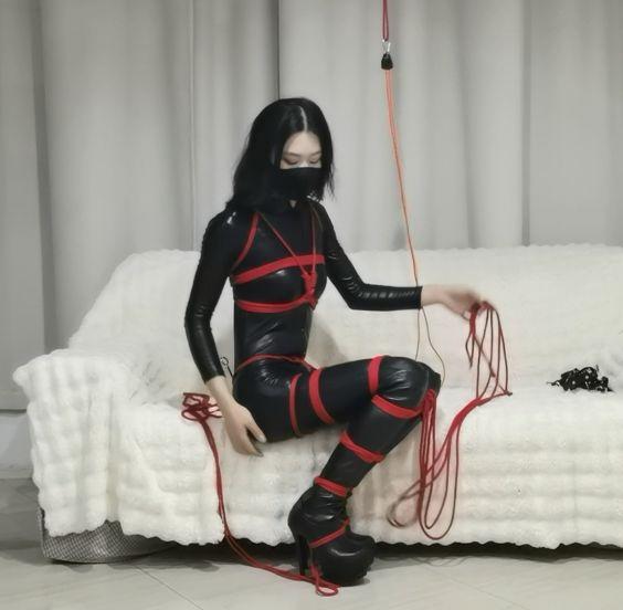 吊腿驷马钢钩强制抬头自缚-3