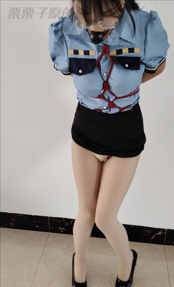 《被折磨的女搜查官 02》 定拍转公映，户外、楼梯间失禁、控制、制服、黑丝、高跟鞋、龟甲缚-2