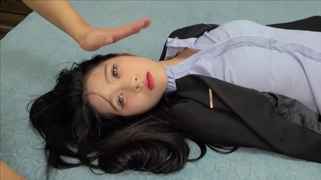 黑丝女白领遇害-7