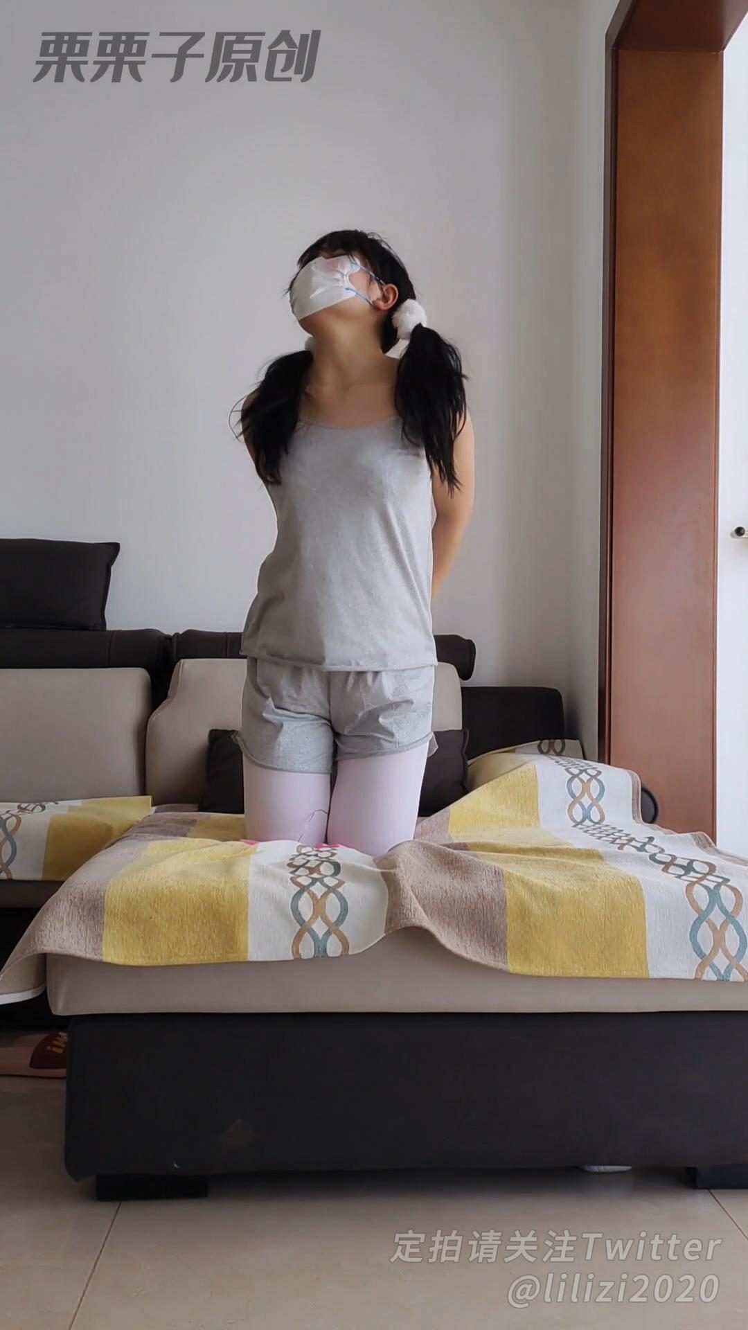 《运动少女06》运动自嗨、捆绑逃脱、运动内衣、高跟鞋、双马尾、白丝-3