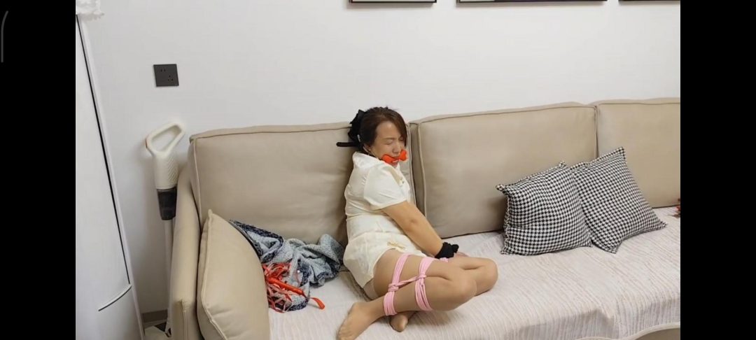 女同事（1）入室被捆绑-5