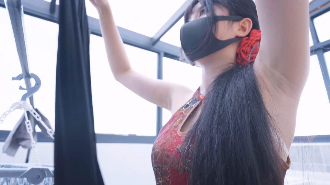 《欠债人妻1-4》 电棍击打、K9、吊缚、狗笼、对镜狠狠蹂躏，粘液足踏+高温蜡烛+口塞猛猛深喉、堵嘴、迷晕、脚铐，一次爽够！-4