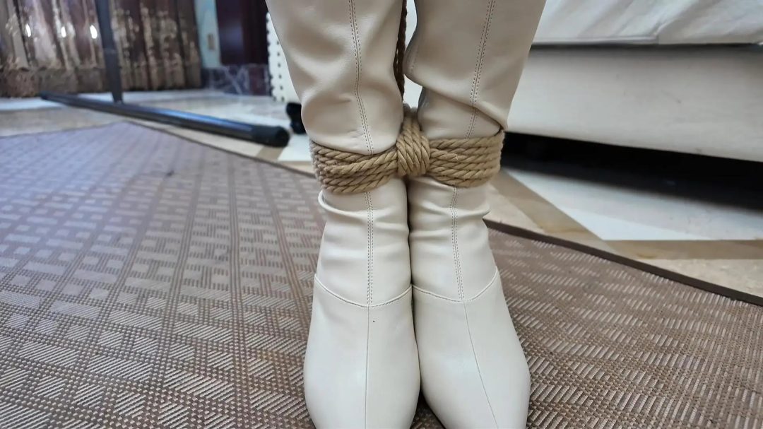 缚神的诱惑·拍摄开始！白靴肉丝赛车女郎-11