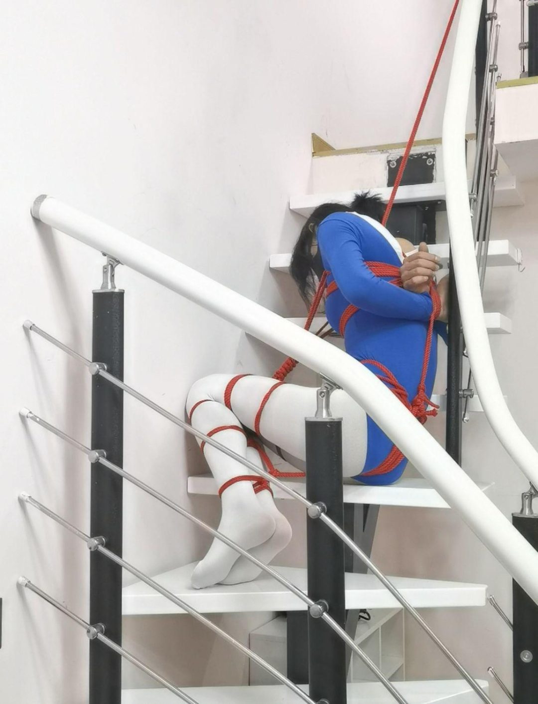 楼梯上的作死自缚-8