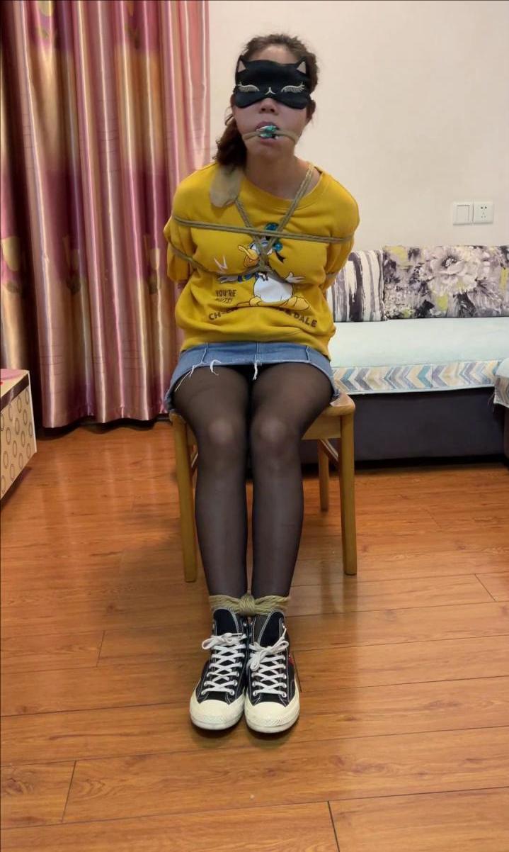 休闲装，丝袜 堵嘴 再过一段时间就穿不了薄丝袜-1