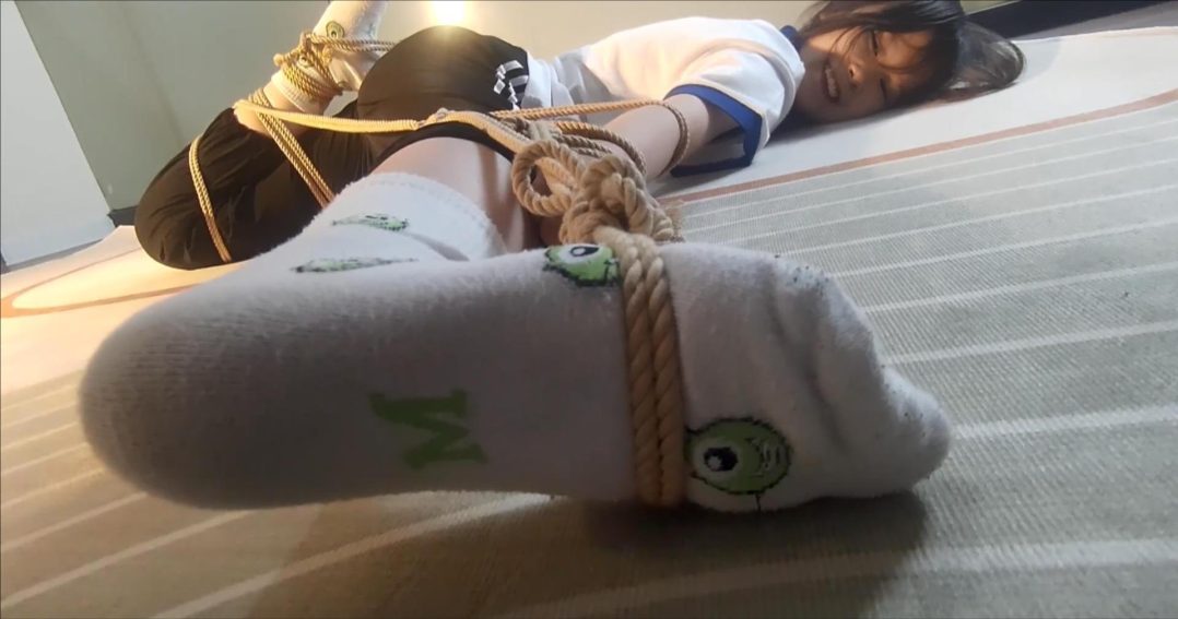 佳乐，少女、瑜伽与绳之猫爪式，难受的捆绑，可爱的女孩、有点脏的小白袜-7