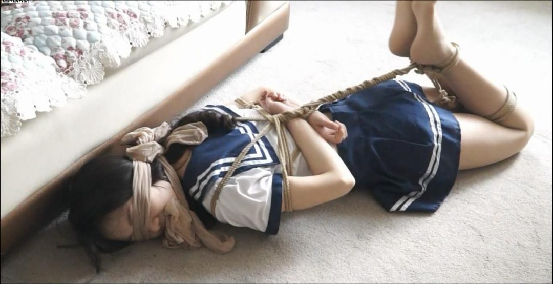 个人原创 学生装捆绑tj堵嘴挣扎，逍遥美女模特依然主演-3