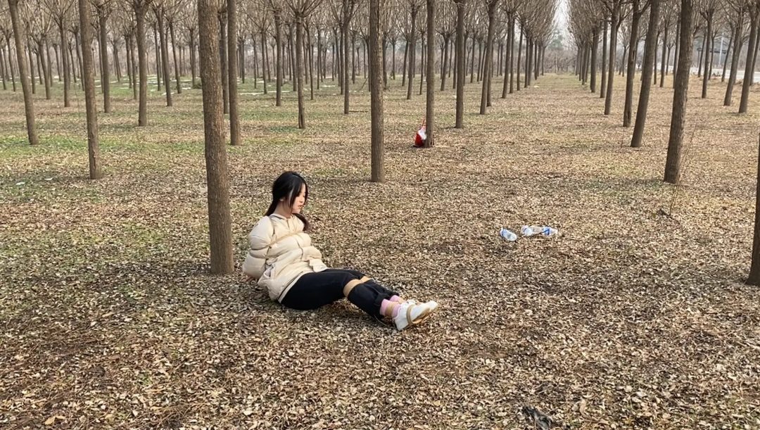 户外长时间捆绑蹦跳+户外驷马-11
