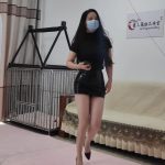 高跟皮裙丰满的晓影被绳师镣铐禁固逼穿全长70公分过膝长靴跟高12.5公分T教收服