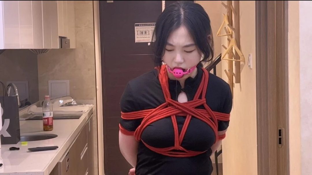 紧缚站立口球堵嘴-1