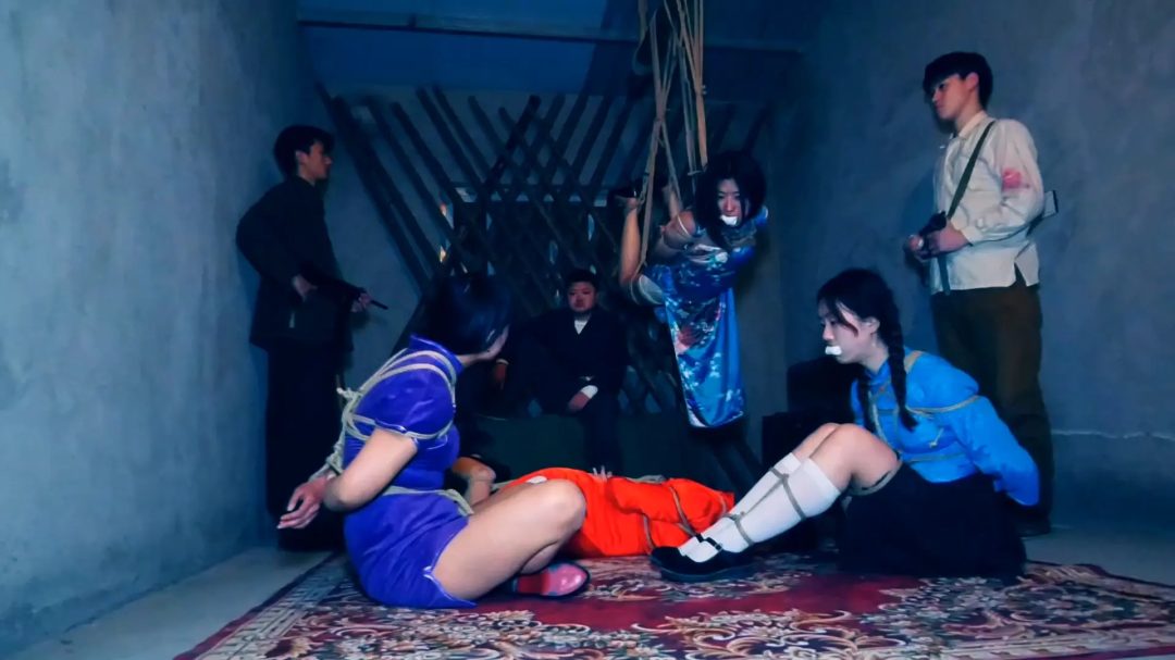 新片《女子特别行动队》 下集 女子别动小队把土匪全部消灭回去又被军统特派员差点侵犯-4