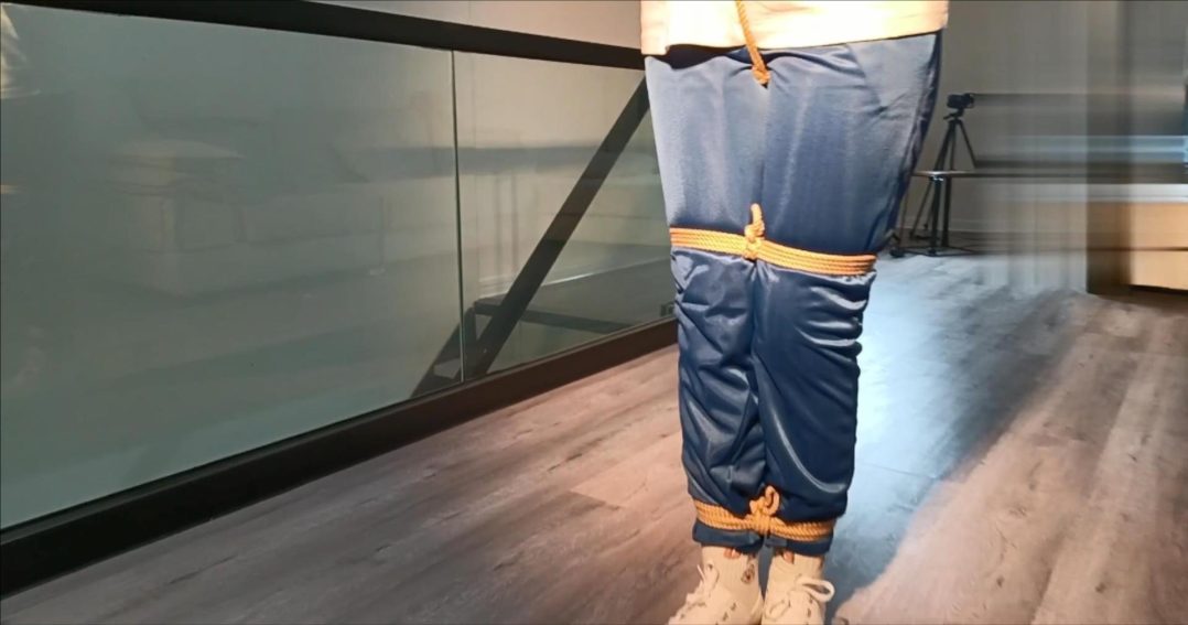佳乐同学的暑假兼职，痛苦的后观音、羞羞股绳、艰难捆绑行走和口球体验-3