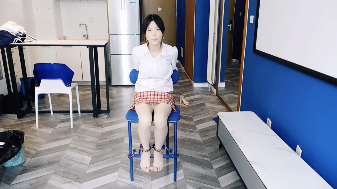 佳人难觅系列 超清纯正妹婧婧镣铐挠脚心TK系列剪影2 手铐脚铐脚趾铐 真的真的超级可爱超漂亮！又腼腆又怕痒！-15