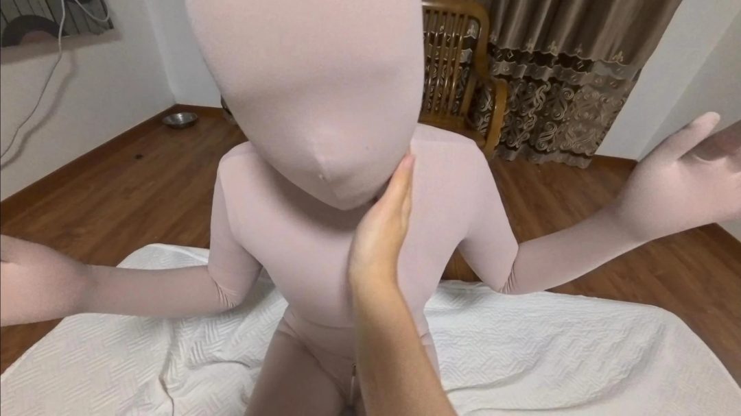 【狸猫】女M 6层zentai全包紧身衣上锁，极限多层做游戏，穿脱全过程-3