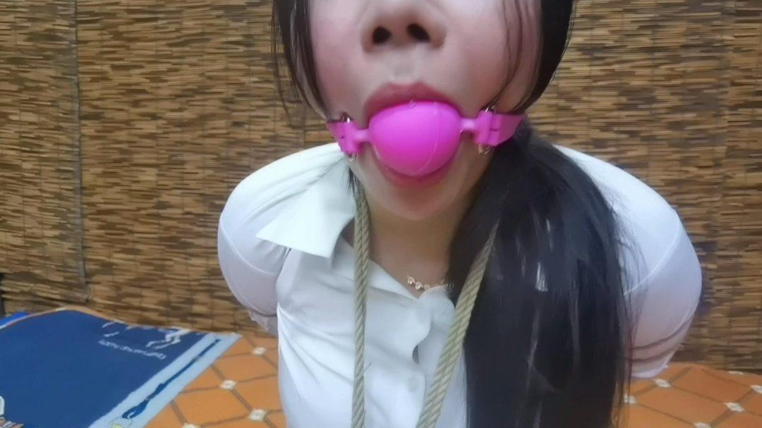李然五花,紧缚大口球日式口夹驷马,后高手大口球紧缚挣扎,越挣扎越舒服,缓解压力的好方法...-3