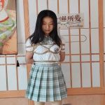 娜娜大号口球堵嘴《日式并腿海老和日式极限驷马放置》及访谈，大号口球撑满嘴，只能任凭口水一直流驷马拉得太紧给娜娜痛得挣吟
