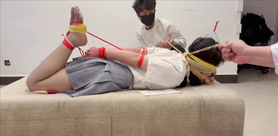 人性的考验 捆绑 双脚绑 堵嘴 蒙眼睛 胶带-3