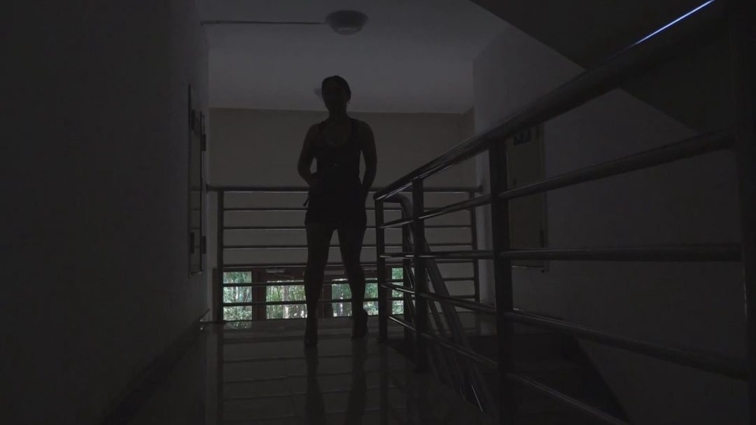 遥大制作《暗网04完结篇》，被暗网的买家买走的美女们都过着生不如死的日子，可是还是有人不断中招...-12