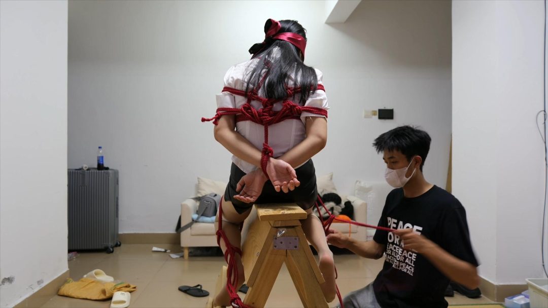 小拾妹子首次木马玩弄-3