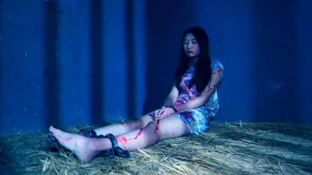 定拍女烈片《红岩英烈 2》中集 敌人在刑讯室对沈林芳和蔡美霞严刑逼供被折磨的遍体鳞伤-6
