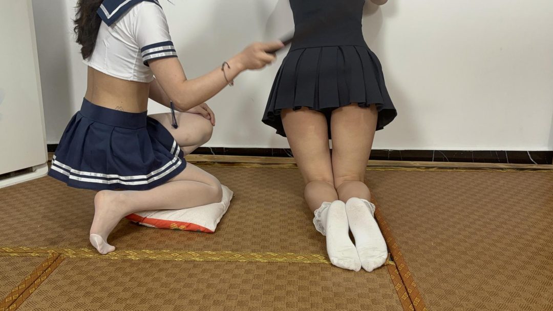 色色贴贴游戏（学生装，白丝，剧情游戏。三女采访）-6