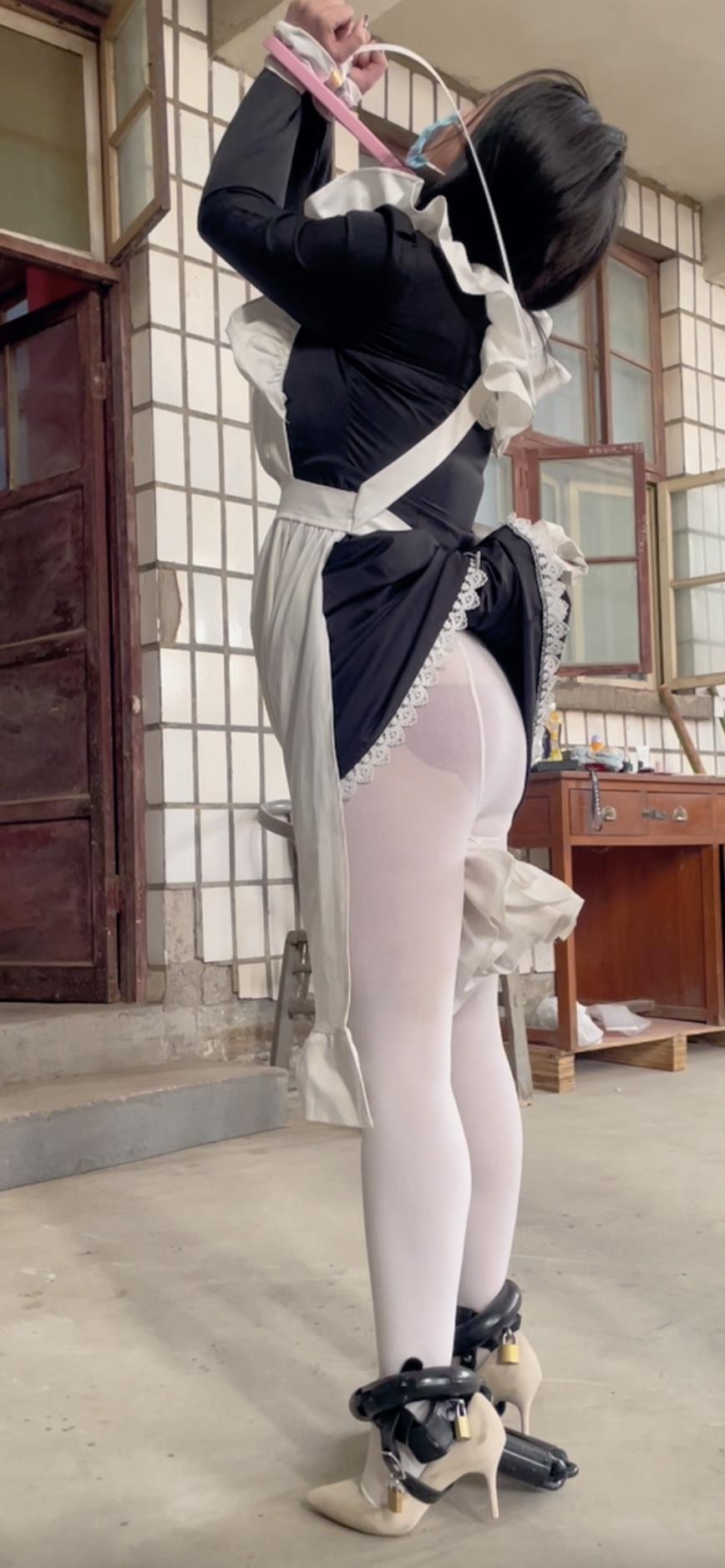 被囚禁惩罚的女仆-4